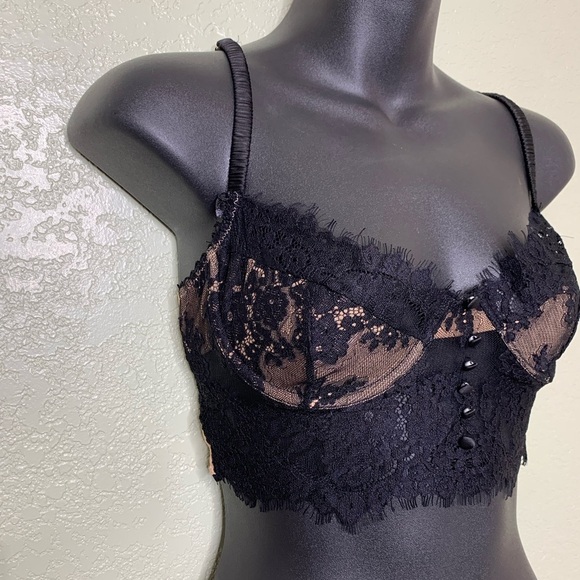 Black Floral Lace Under Wire Bra With Ajustable Straps and Gold Hardwear Small - Picture 3 of 10